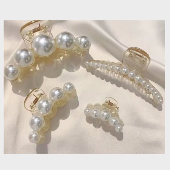 Anthropologie Accessories - Gold Pearl Hair Clip Set